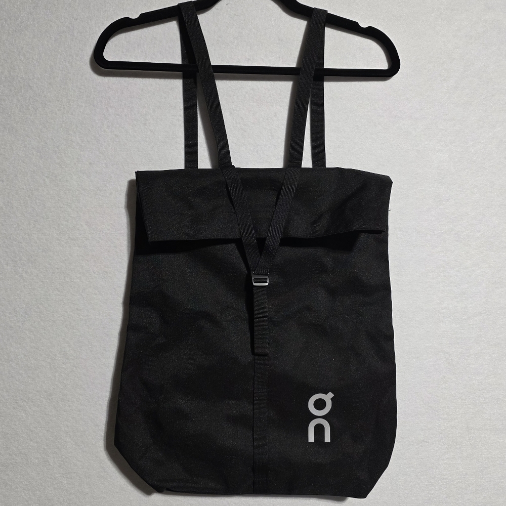 EUC ON RUNNING BLACK NYLON BACKPACK ADJUSTABLE STRAP